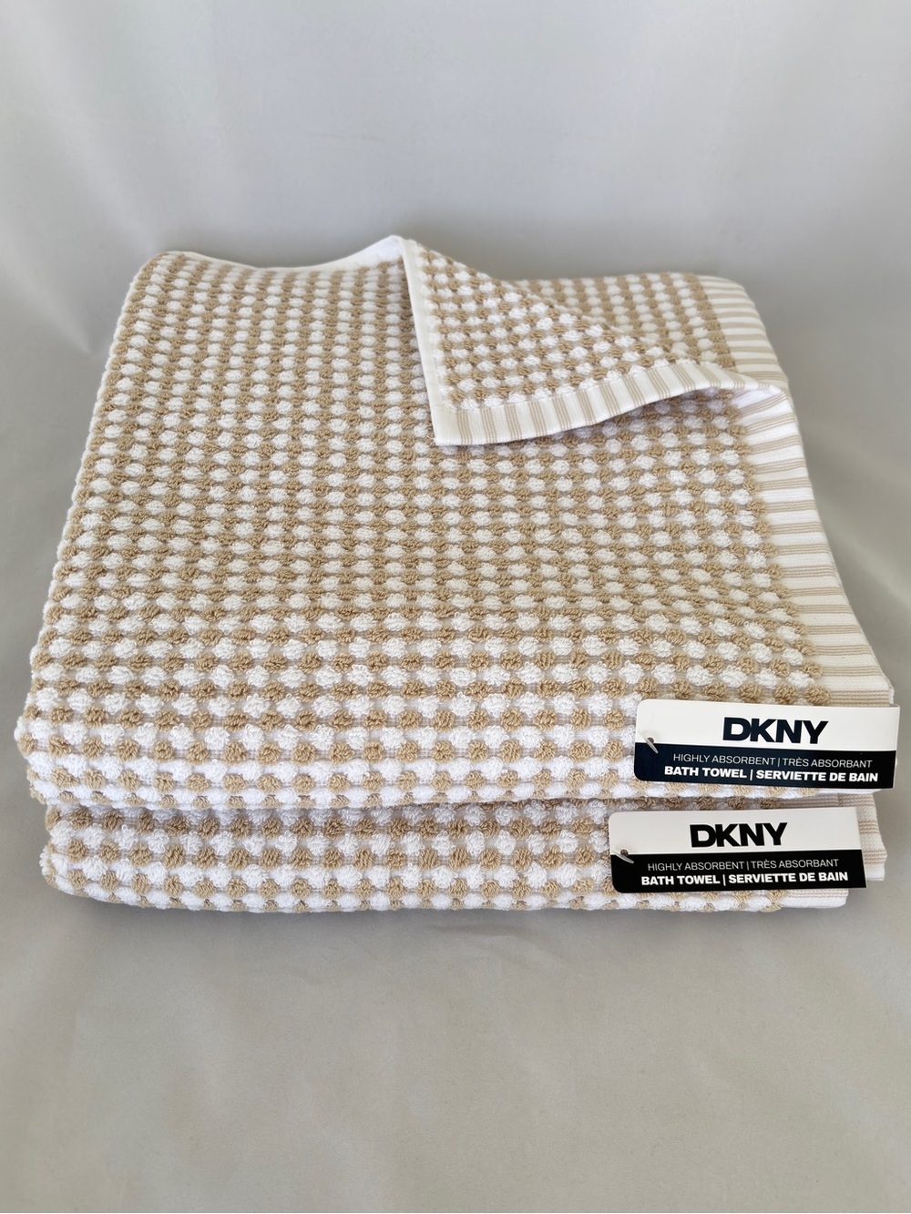 NWT 2Pc DKNY Beige White Waffle Checkerboard Check Bath Towels Soft 100% Cotton
